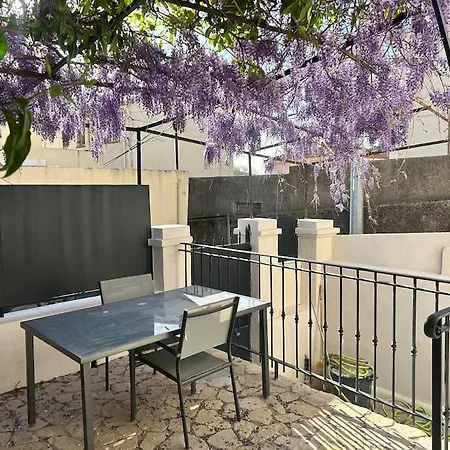 Maison De Centre